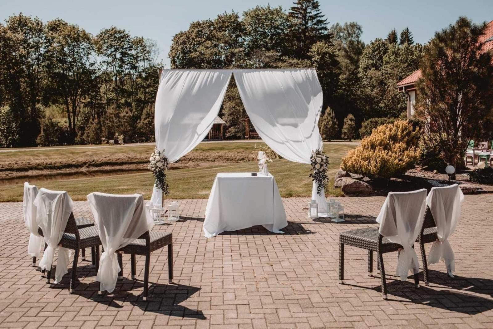 Jurvinge Hotel Zadvainai Екстериор снимка